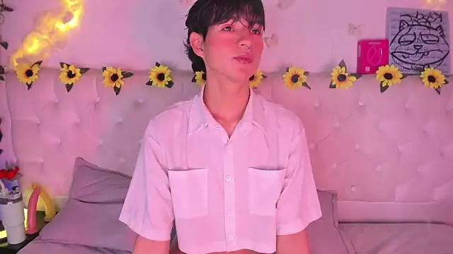 AleAurarashi online show from 02-20-26, 04:42