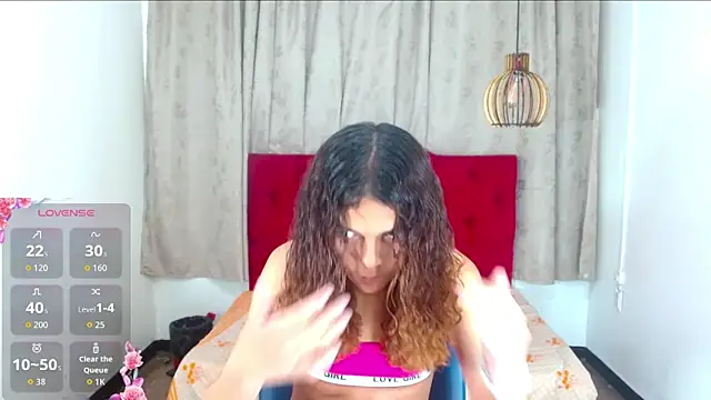 luisa  torres online show from 10-24-25, 03:14