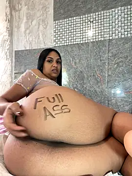 Snapshot of Messy-diana21 chatting on 12-14-25, 06:34 Messy-diana21 online show from 12-14-25, 06:34