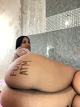 Snapshot of Messy-diana21 chatting on 01-08-26, 07:05 Messy-diana21 online show from 01-08-26, 07:05