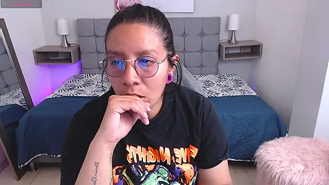 sophia reyes  online show from 09-20-25, 12:55