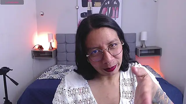sophia reyes  online show from 09-23-25, 04:26