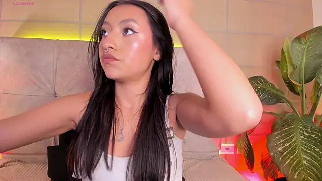 Luna Moo  online show from 10-21-25, 04:13