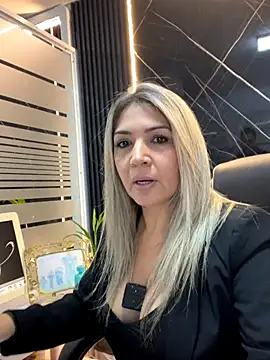 Snapshot of Helena_Foxxx chatting on 11-07-25, 02:39 Helena Foxxx online show from 11-07-25, 02:39