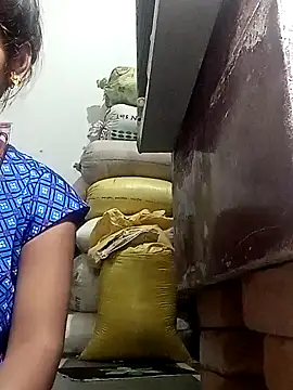 Snapshot of Sapna-Yadav chatting on 09-08-25, 03:55 Sapna-Yadav online show from 09-08-25, 03:55