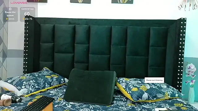 Snapshot of mamaneedsfun chatting on 02-13-26, 12:23 mamaneedsfun online show from 02-13-26, 12:23