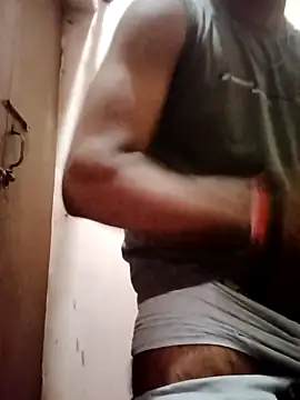 Snapshot of hornyboywithabs chatting on 05-01-26, 12:10 hornyboywithabs online show from 05-01-26, 12:10