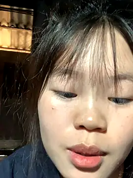 Snapshot of Phonchan chatting on 10-15-25, 04:12 Phonchan online show from 10-15-25, 04:12