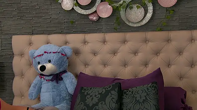 Snapshot of VannyFoxx chatting on 03-04-26, 03:07 VannyFoxx online show from 03-04-26, 03:07