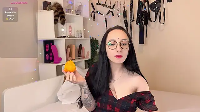 Jinhee Tiny online show from 11-05-25, 01:05