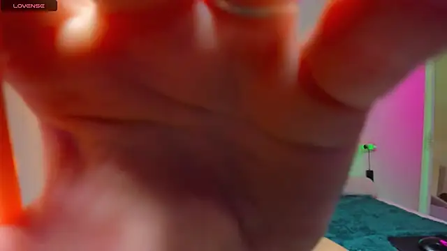 Snapshot of ArinaWinss chatting on 10-08-25, 06:11 ArinaWinss online show from 10-08-25, 06:11