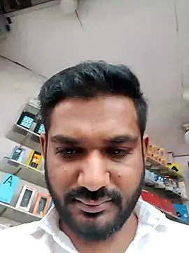 Snapshot of avi007p chatting on 09-12-25, 09:09 avi007p online show from 09-12-25, 09:09