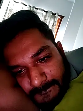 Snapshot of avi007p chatting on 09-14-25, 10:25 avi007p online show from 09-14-25, 10:25