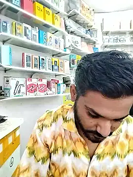 Snapshot of avi007p chatting on 09-26-25, 10:41 avi007p online show from 09-26-25, 10:41