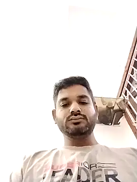 Snapshot of avi007p chatting on 10-07-25, 12:52 avi007p online show from 10-07-25, 12:52