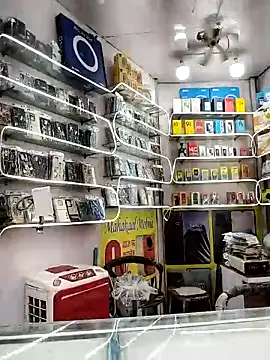 Snapshot of avi007p chatting on 10-15-25, 09:42 avi007p online show from 10-15-25, 09:42