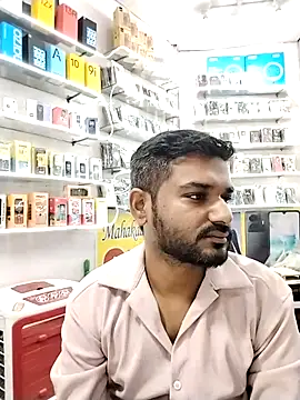 Snapshot of avi007p chatting on 10-19-25, 01:01 avi007p online show from 10-19-25, 01:01