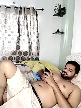 Snapshot of avi007p chatting on 10-21-25, 06:25 avi007p online show from 10-21-25, 06:25