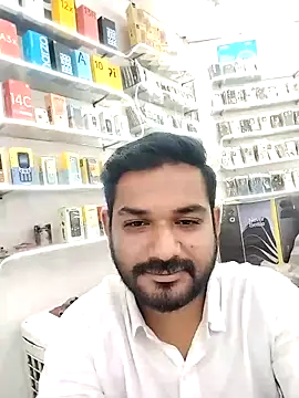 Snapshot of avi007p chatting on 10-31-25, 08:04 avi007p online show from 10-31-25, 08:04