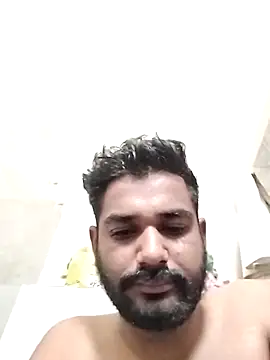 Snapshot of avi007p chatting on 05-10-26, 03:44 avi007p online show from 05-10-26, 03:44