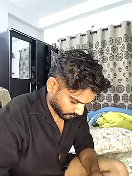 Snapshot of avi007p chatting on 06-06-26, 05:39 avi007p online show from 06-06-26, 05:39