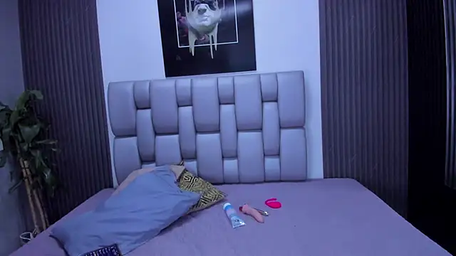 Snapshot of Bora_Lajuana chatting on 10-10-25, 03:38 Bora Lajuana online show from 10-10-25, 03:38