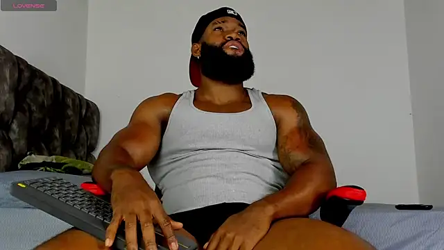 Snapshot of james_musclebbc chatting on 03-29-26, 02:06 james musclebbc online show from 03-29-26, 02:06