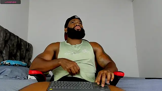 Snapshot of james_musclebbc chatting on 03-31-26, 11:43 james musclebbc online show from 03-31-26, 11:43