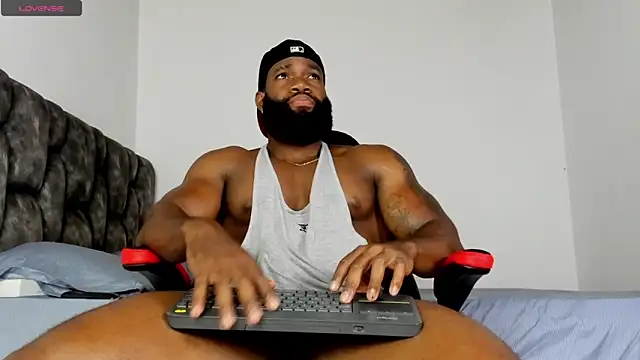 Snapshot of james_musclebbc chatting on 04-15-26, 09:26 james musclebbc online show from 04-15-26, 09:26