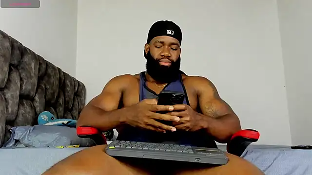 Snapshot of james_musclebbc chatting on 04-20-26, 01:30 james musclebbc online show from 04-20-26, 01:30