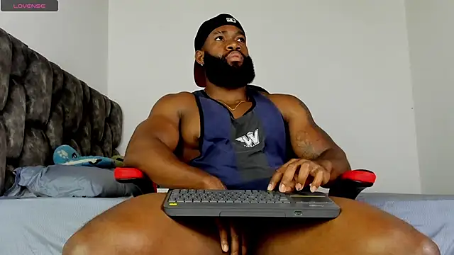 Snapshot of james_musclebbc chatting on 04-21-26, 11:07 james musclebbc online show from 04-21-26, 11:07