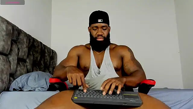 Snapshot of james_musclebbc chatting on 04-26-26, 06:49 james musclebbc online show from 04-26-26, 06:49