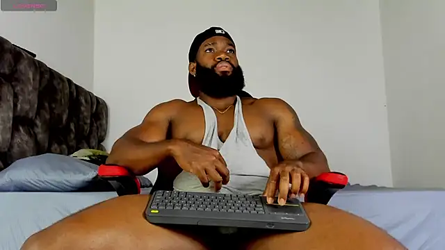 Snapshot of james_musclebbc chatting on 04-30-26, 04:24 james musclebbc online show from 04-30-26, 04:24
