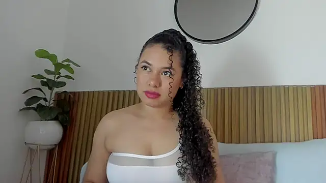 angie leonn online show from 09-18-25, 12:07