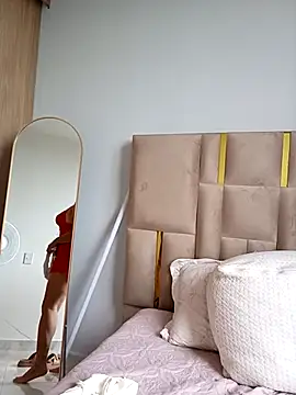 LoanaSantos online show from 11-29-25, 09:07