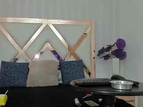 LicyEvans1 online show from 10-10-25, 03:11