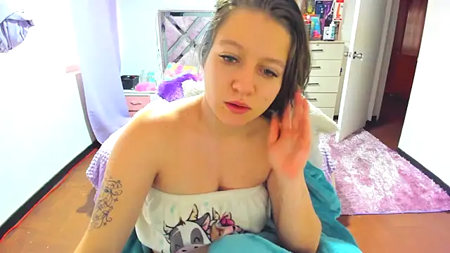 Luna Analya online show from 10-31-25, 11:00