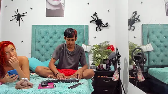 Rihanna hotx online show from 11-22-25, 12:42