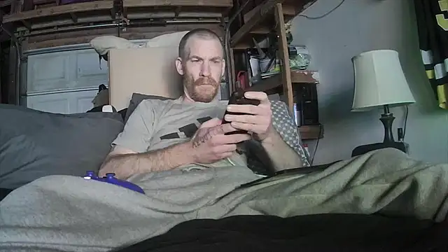 Snapshot of Tiggitytomociti chatting on 02-15-26, 06:21 Tiggitytomociti online show from 02-15-26, 06:21