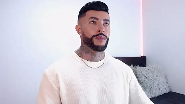 andrea de lucaa online show from 10-10-25, 03:16