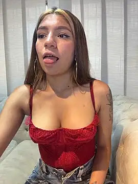 Snapshot of Isabella18_pink chatting on 03-24-26, 06:24 Isabella18 pink online show from 03-24-26, 06:24