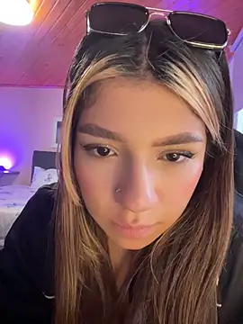 Isabella18 pink online show from 05-05-26, 06:49
