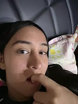 Snapshot of RAKEL37 chatting on 07-20-26, 04:27 RAKEL37 online show from 07-20-26, 04:27