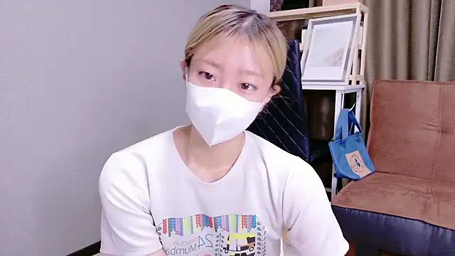 Snapshot of Nana__ch chatting on 10-15-25, 03:39 Nana ch online show from 10-15-25, 03:39