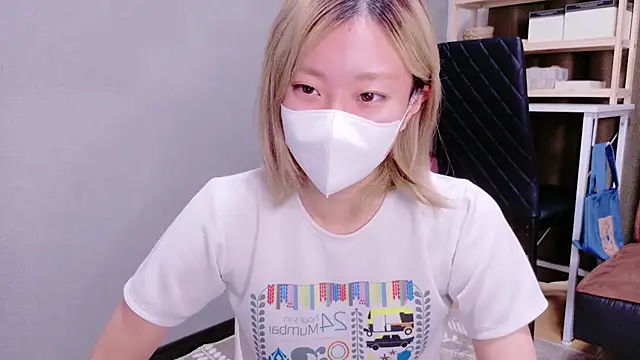 Snapshot of Nana__ch chatting on 10-24-25, 07:49 Nana ch online show from 10-24-25, 07:49