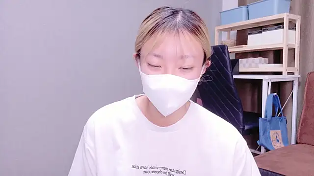 Snapshot of Nana__ch chatting on 10-27-25, 05:11 Nana ch online show from 10-27-25, 05:11