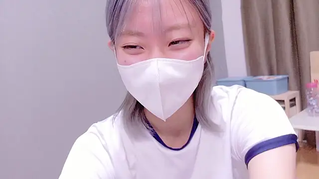 Snapshot of Nana__ch chatting on 10-31-25, 04:24 Nana ch online show from 10-31-25, 04:24