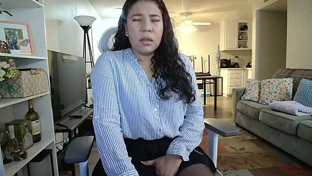 SHEILYN  online show from 10-07-25, 06:54