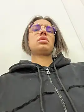 Snapshot of VioletAsh chatting on 02-10-26, 04:27 VioletAsh online show from 02-10-26, 04:27