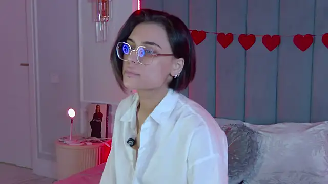 Snapshot of VioletAsh chatting on 02-23-26, 04:43 VioletAsh online show from 02-23-26, 04:43